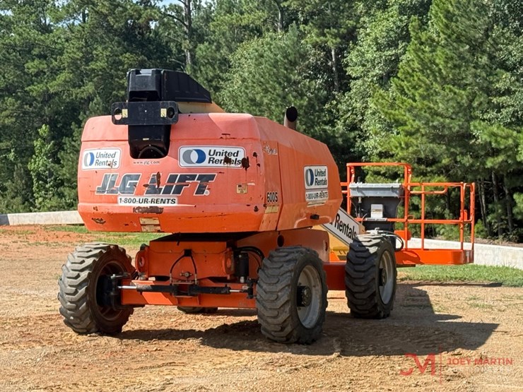 2015-jlg-600s-image-3