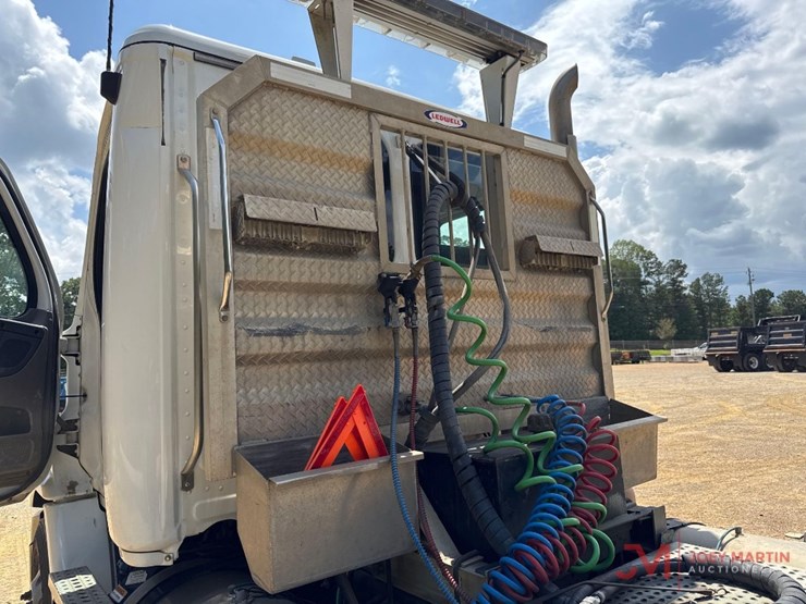 2020-freightliner-day-cab-truck-tractor-image-6