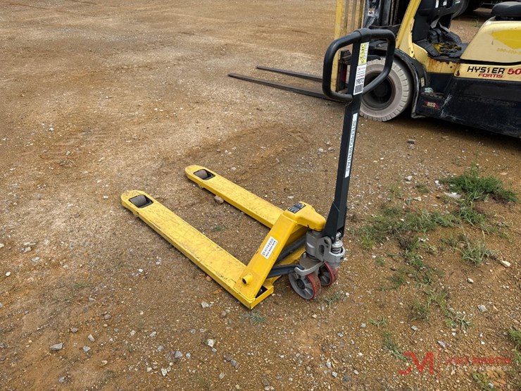 2021-ac25-pallet-jack-image-2