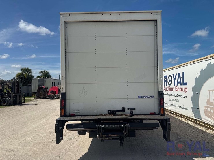 2024-isuzu-nrr-image-18