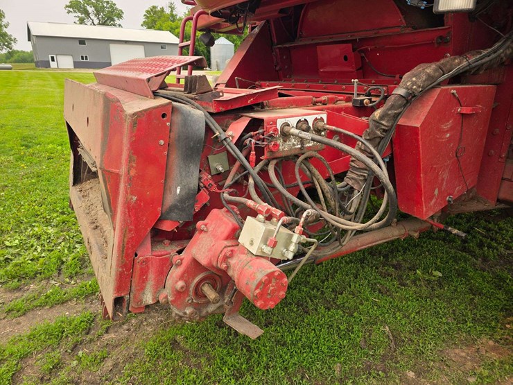 2002-case-ih-2388-image-30