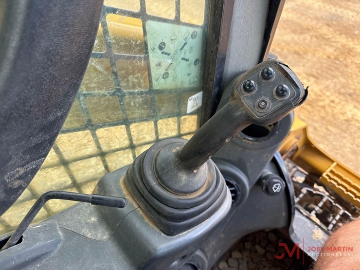 2018-caterpillar-289d-image-23