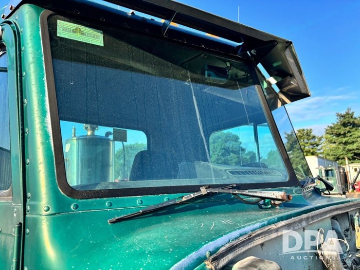 1993-peterbilt-377-image-76