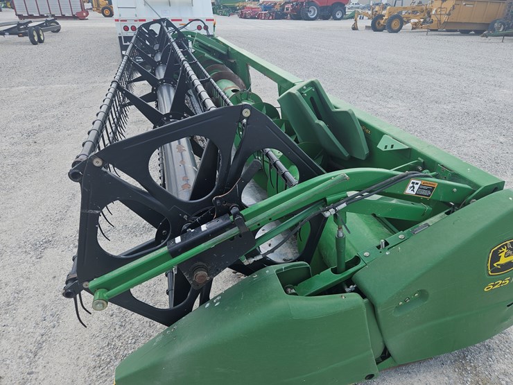 2011-john-deere-625f-image-12