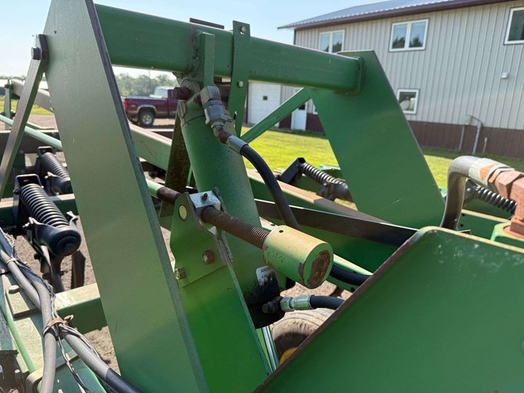 john-deere-680-image-28