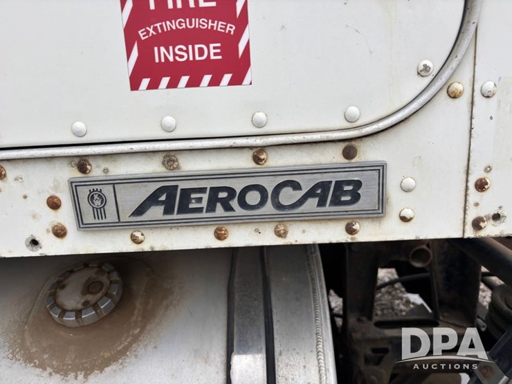 2005-caterpillar-c15-image-45