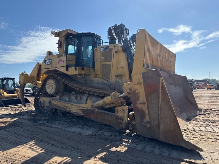 2015-caterpillar-d9t-image-4