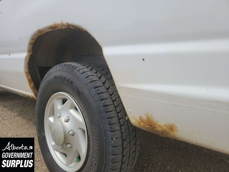 2009-ford-cargo-image-28