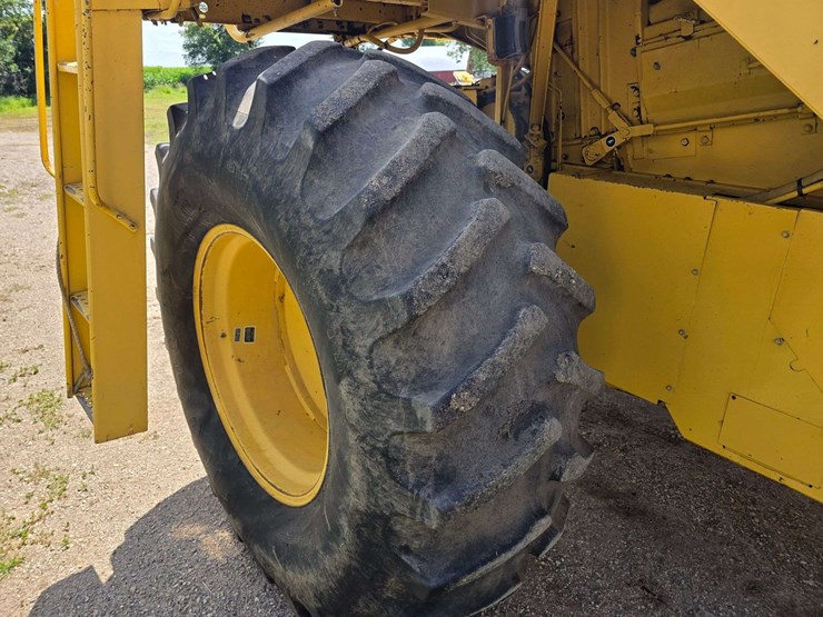 1988-new-holland-tr86-image-44