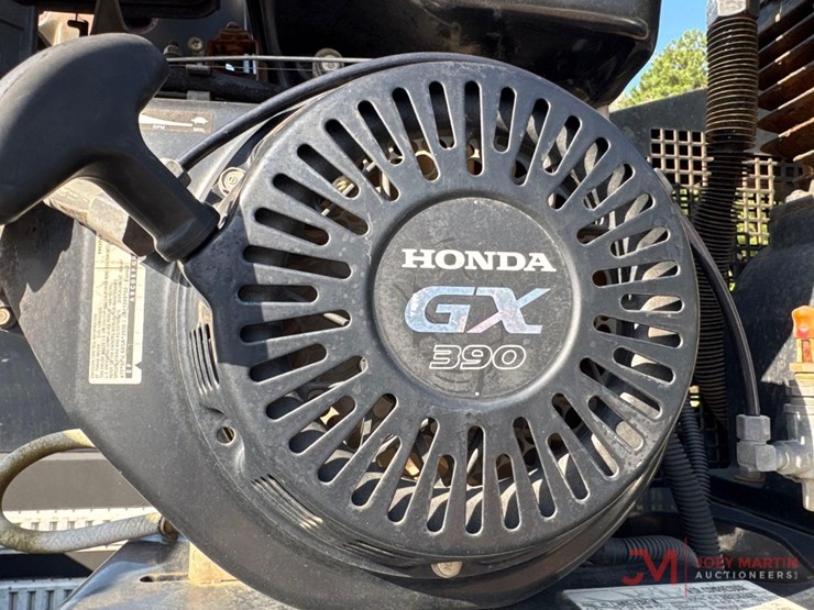 2017-ford-f550-xl-image-11