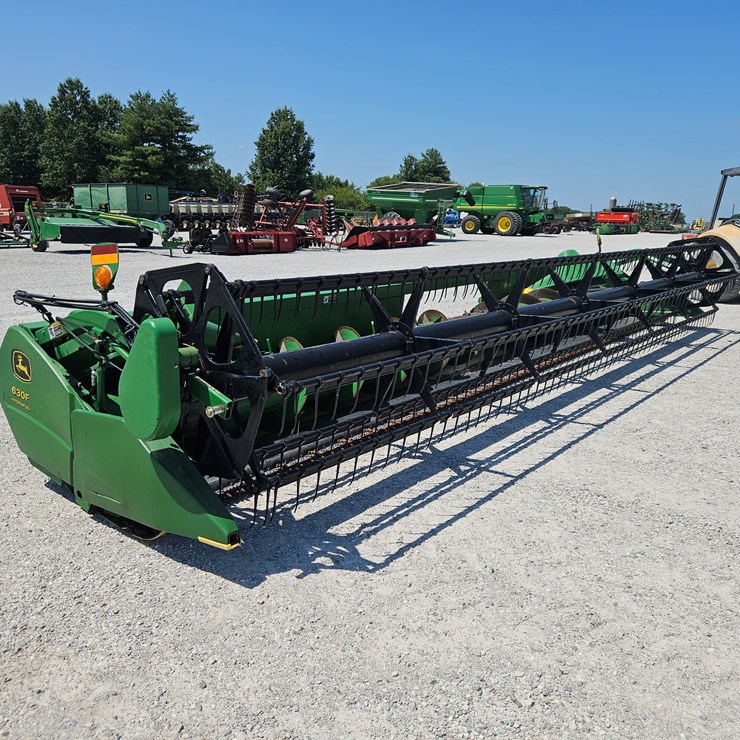 2004 JOHN DEERE 630F