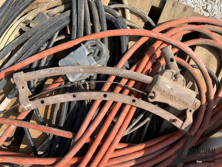 electric-cords,-steel-pins-&-gate-hinges-image-12