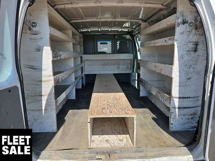 2012-ford-cargo-image-16
