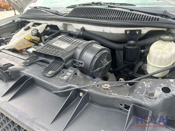 2017-chevrolet-express-2500-image-16