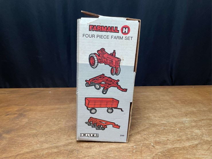 1/16-farmall-h-farm-set-nib-ertl-image-8