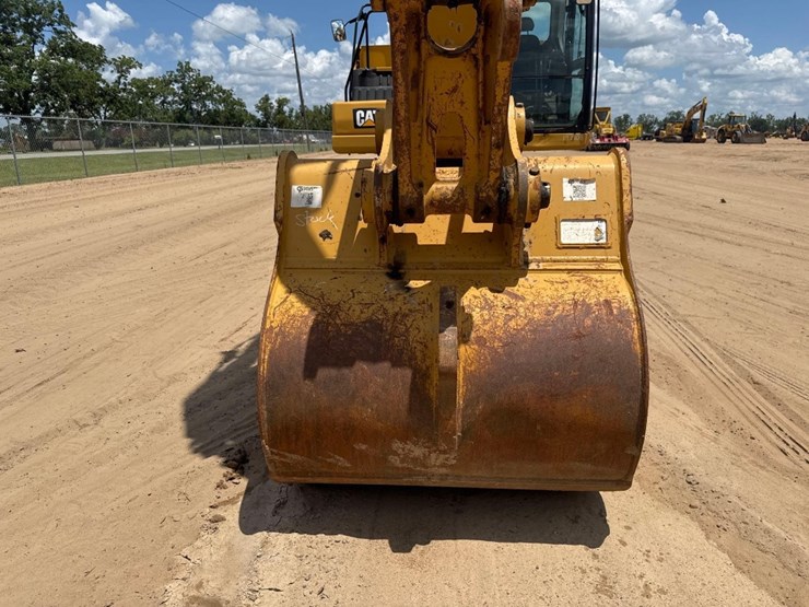 2018-caterpillar-320gc-image-29