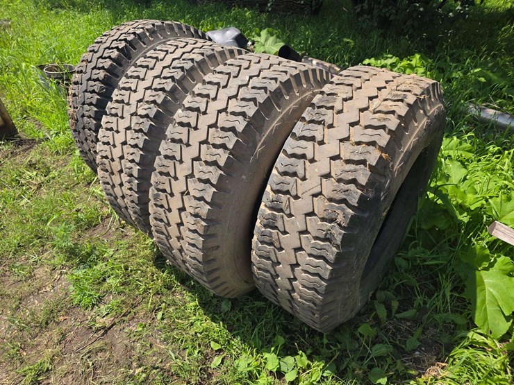 (4)-15-22.5-goodyear-traction-road-lug-tires-image-8