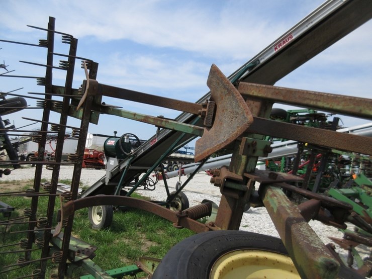 john-deere-1100-image-6