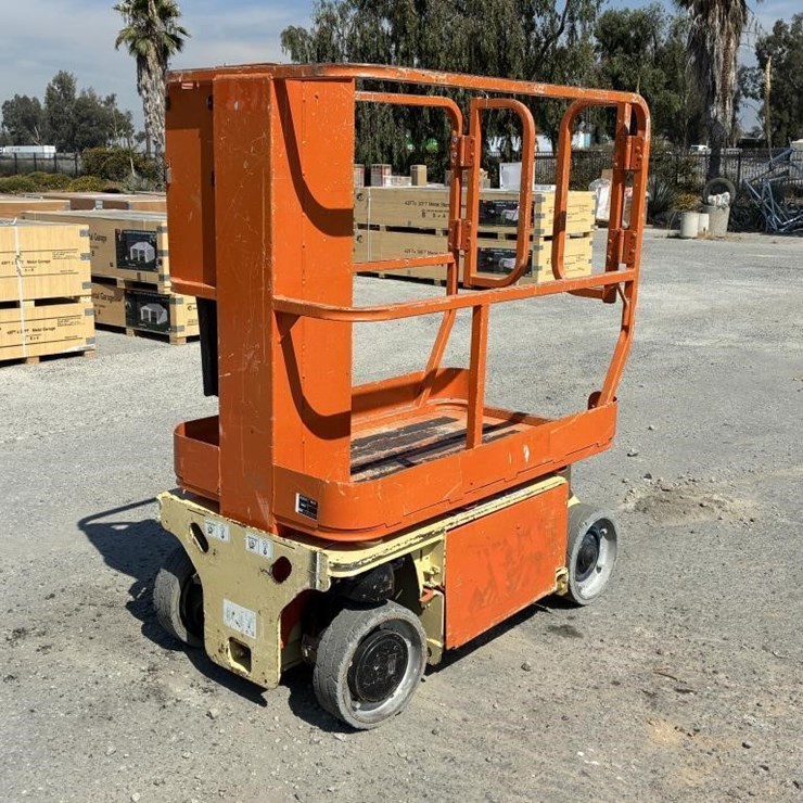 2010 JLG 1230ES