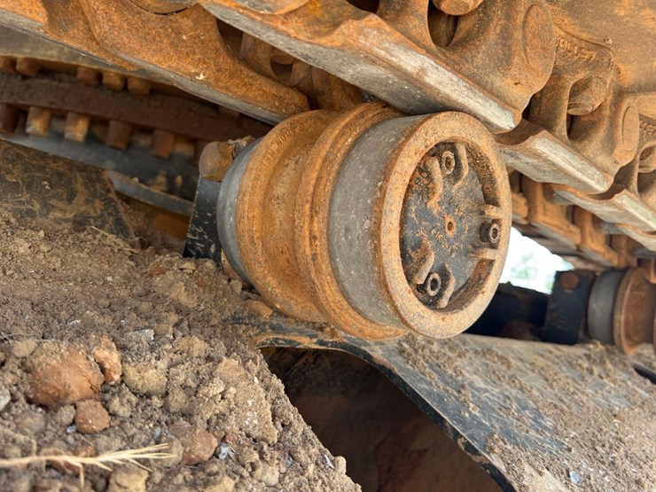 2022-caterpillar-335-image-16