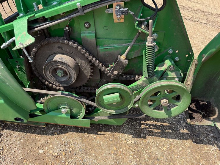 2011-john-deere-635f-image-6