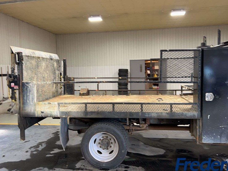 2012-ford-f550-image-30
