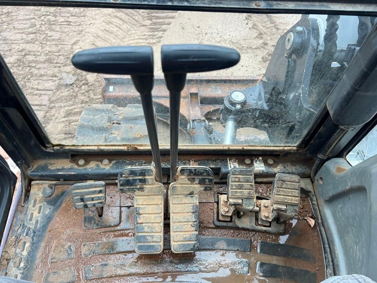 2012-bobcat-e80-image-35