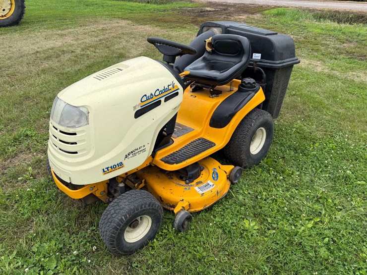cub-cadet-lt1018-image-1