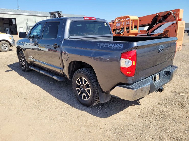 2019-toyota-tundra-sr5-image-4