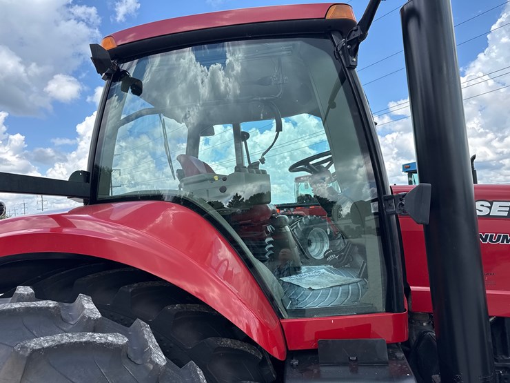 #1066-•-case-ih-305-magnum-image-18