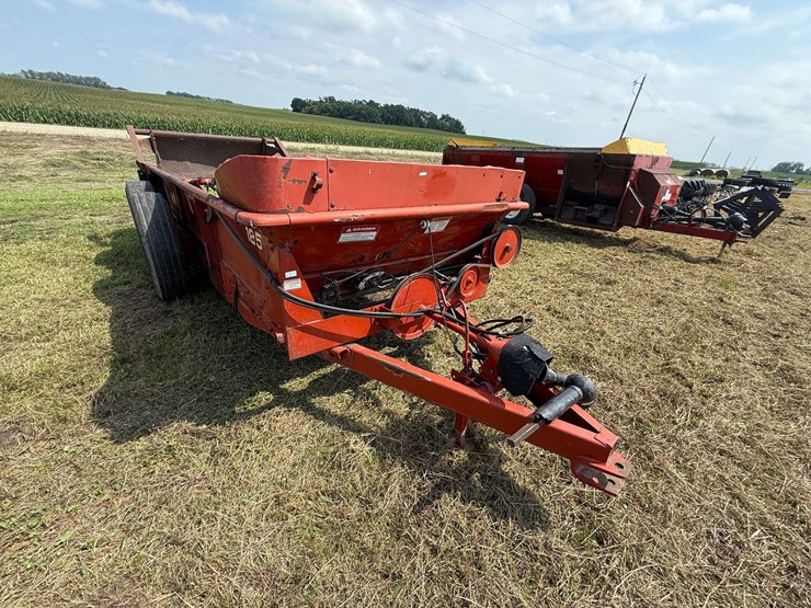 new-holland-185-image-11