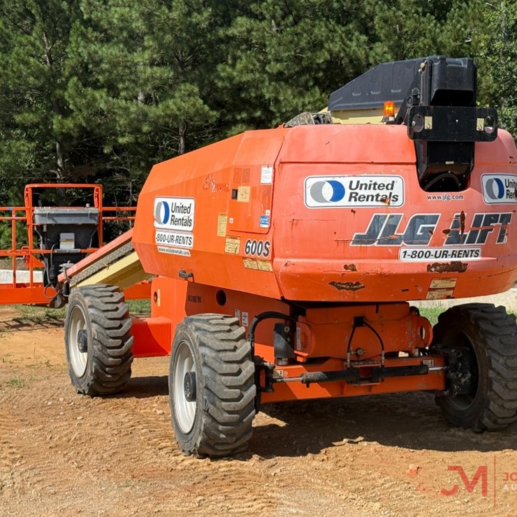 2015 JLG 600S