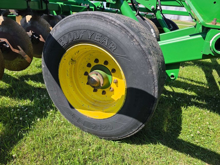 2016-john-deere-18-image-35
