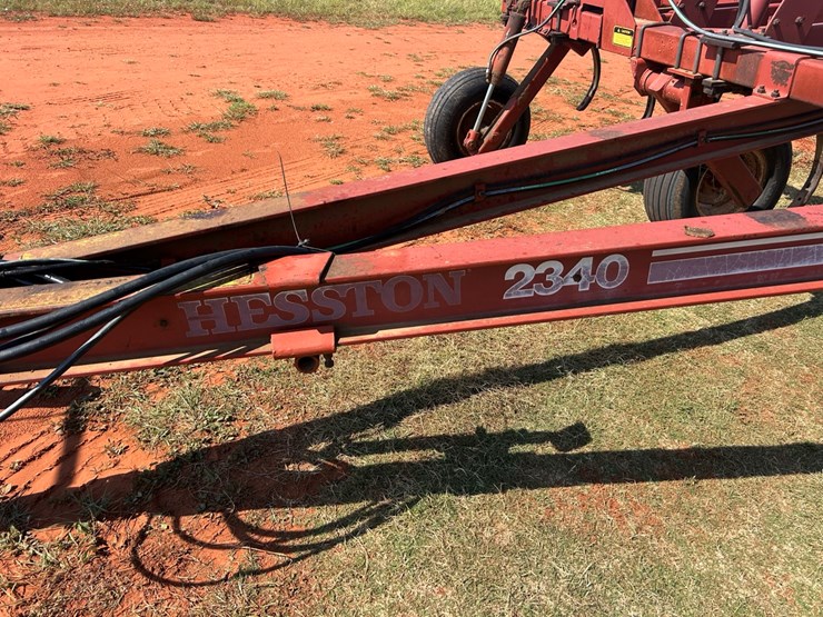hesston-2340-image-8