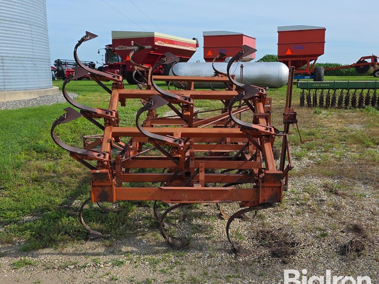 case-1200m-field-cultivator-image-4