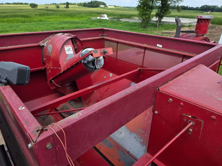 1993-case-ih-1666-image-32