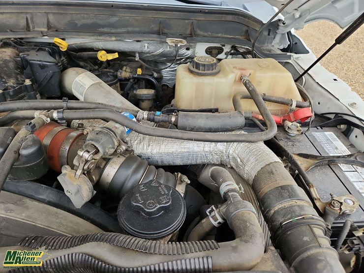 2016-ford-550-image-21