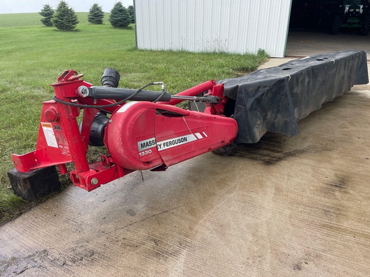 massey-ferguson-1330-image-1