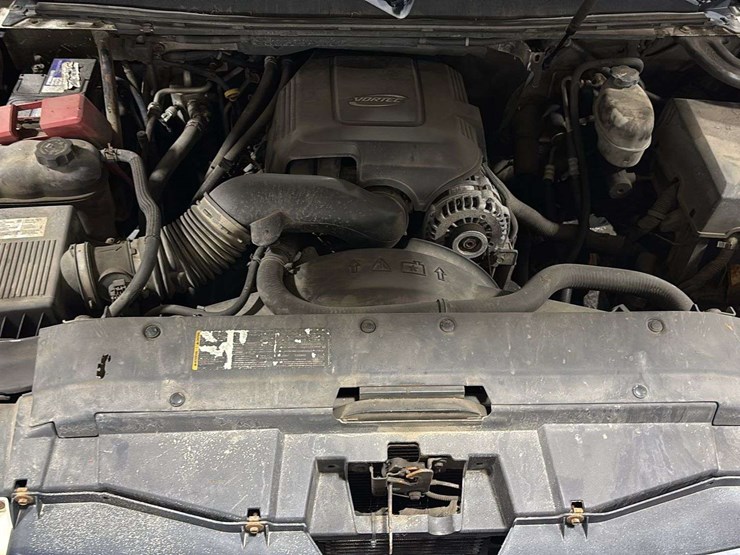 2007-chevrolet-suburban-image-24