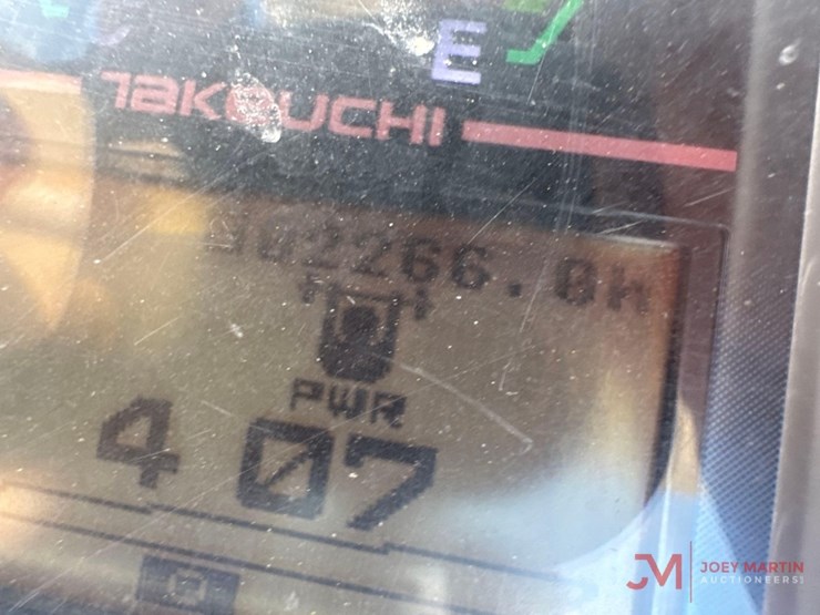 2019-takeuchi-tb230-image-22