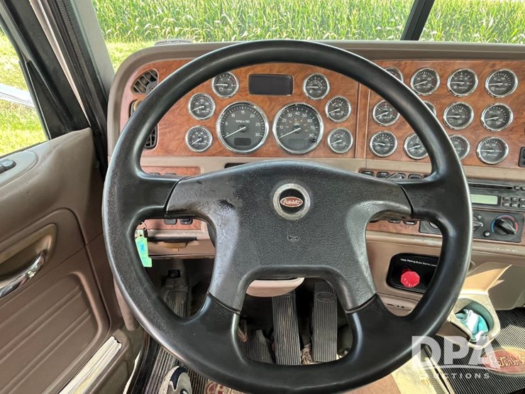2008-peterbilt-384-image-56