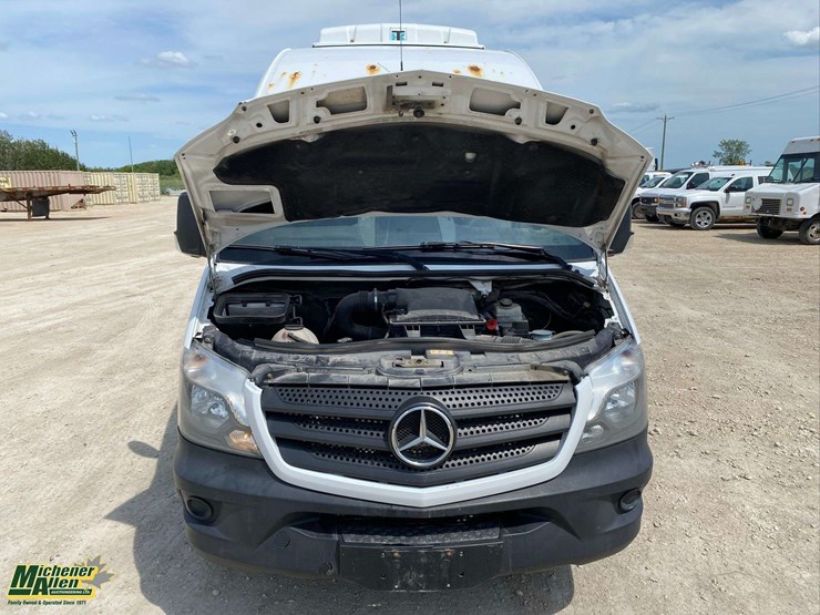 2016-mercedes-benz-sprinter-2500-image-15