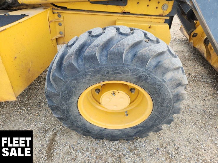 2013-deere-410k-image-23