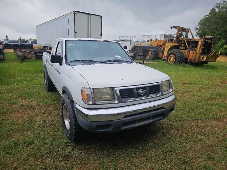 1998-nissan-frontier-image-1
