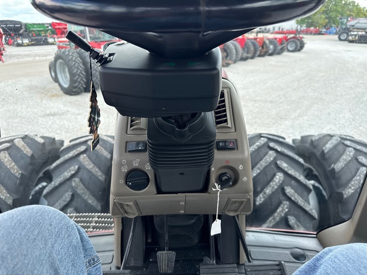 #1066-•-case-ih-305-magnum-image-29