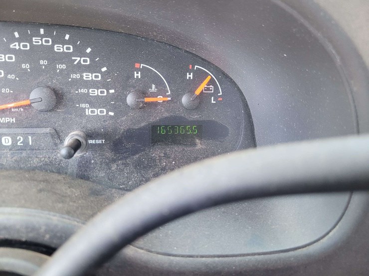 2004-ford-e150-image-9