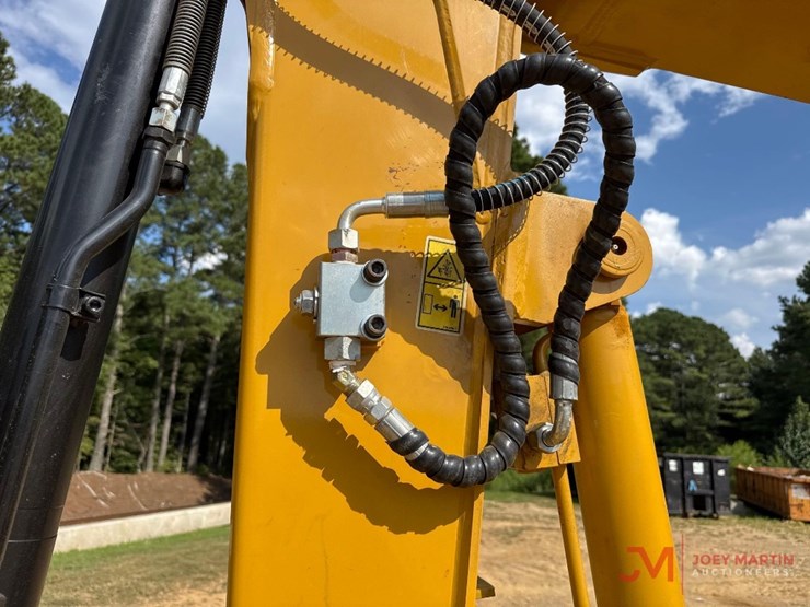 2025-caterpillar-305.5-image-16