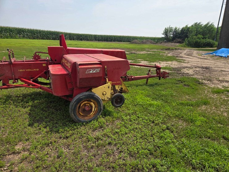 new-holland-275-image-2