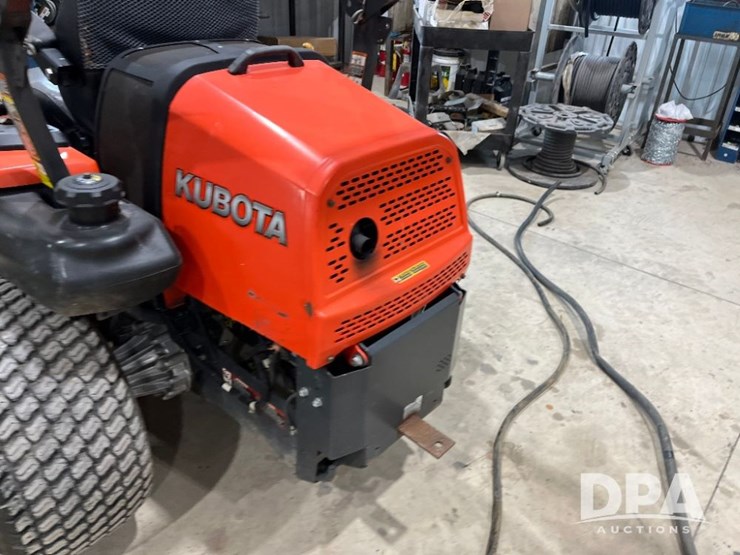 kubota-zd326-image-24