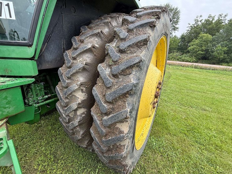 1983-john-deere-4650-image-21